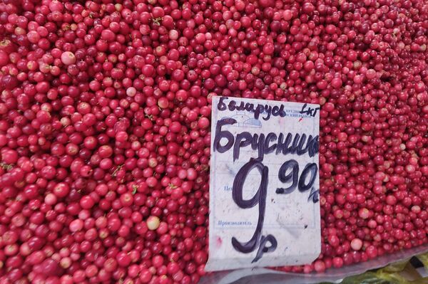Цены на Комаровском рынке  - Sputnik Беларусь