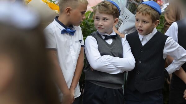 Торжественная линейка, архивное фото - Sputnik Беларусь