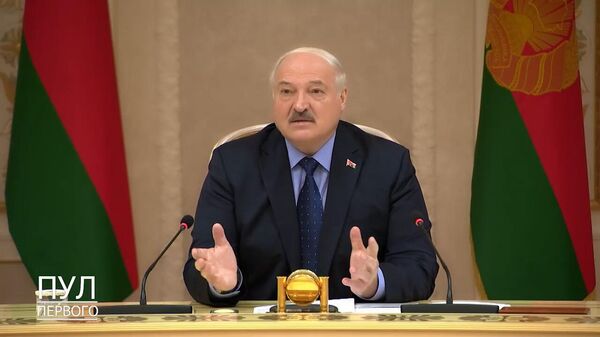 Лукашенко: мы сделаем серьезную ракету ― видео - Sputnik Беларусь