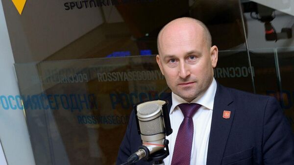 Польша ждет, когда Украина пойдет ко дну, чтобы утащить часть земель ― эксперт
 - Sputnik Беларусь