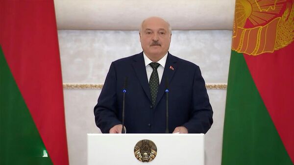 Лукашенко: западные санкции вредят не столько нам, сколько всему миру - Sputnik Беларусь