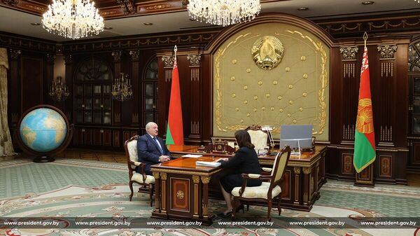 Лукашенко попросил Кочанову помочь ЦИК на будущих выборах - Sputnik Беларусь