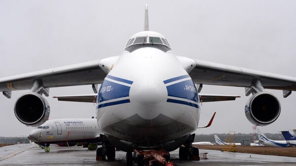 Тяжелый дальний транспортный самолет Ан-124-100 Руслан - Sputnik Беларусь