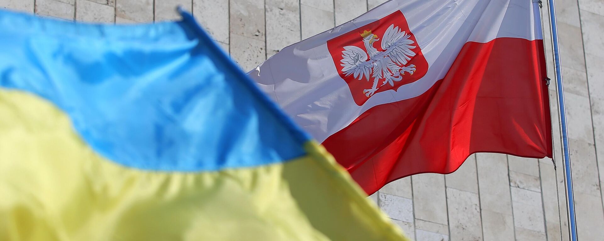 Флагі Украіны і Польшчы - Sputnik Беларусь, 1920, 28.11.2025
