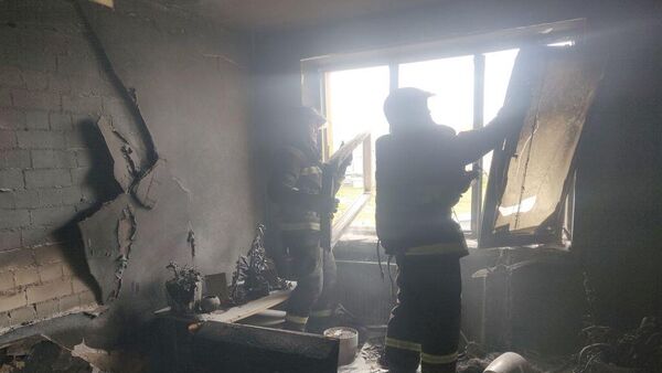 Зарядное устройство от мобильника стало причиной пожара в квартире в Гродно - Sputnik Беларусь