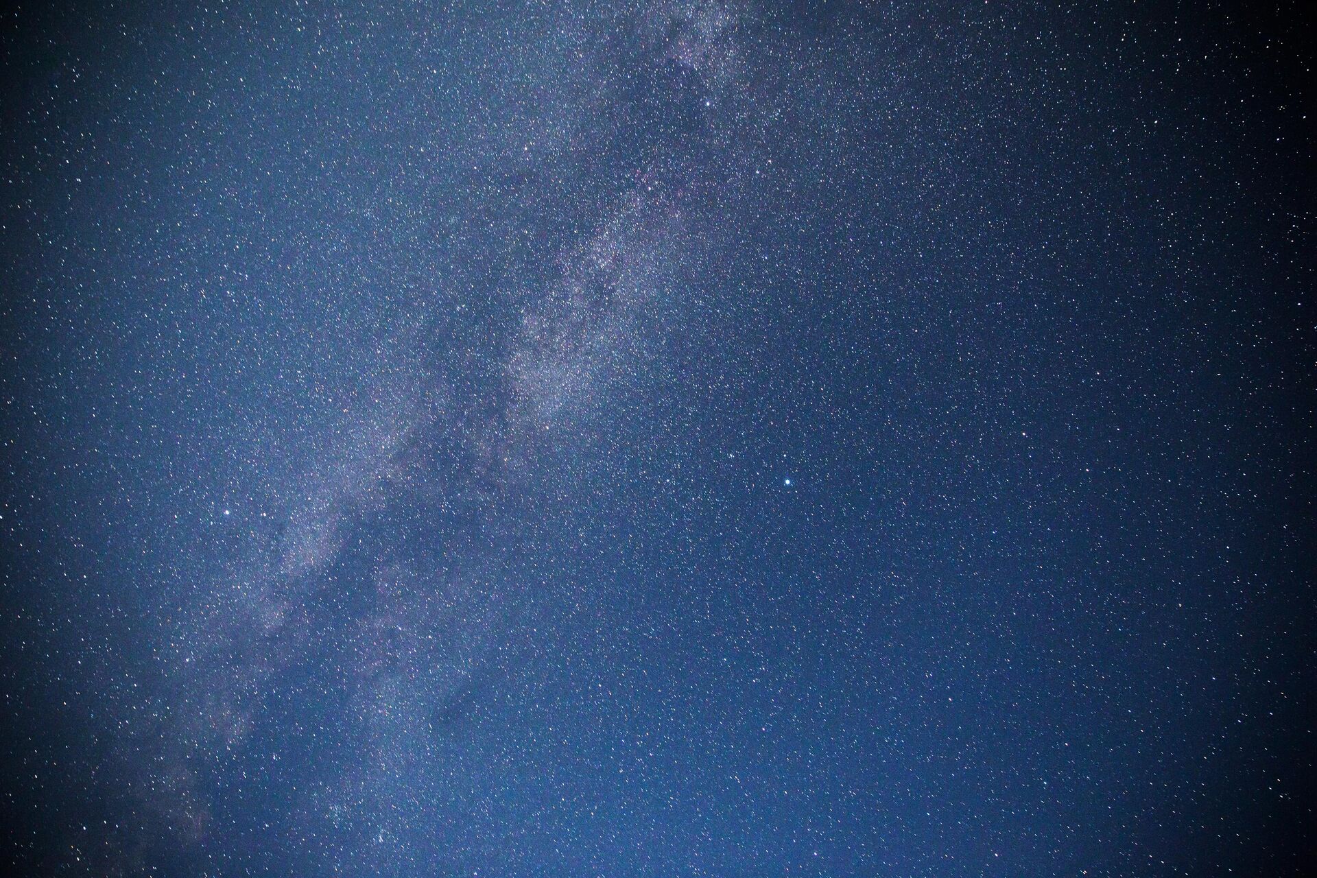 Метеорный поток, архивное фото Метеорный поток, архивное фото - Sputnik Беларусь, 1920, 30.10.2025