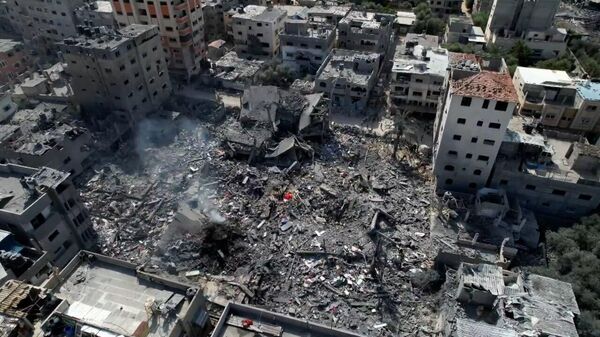 Последствия ракетного удара по госпиталю в Газе сняли на видео с дрона - Sputnik Беларусь