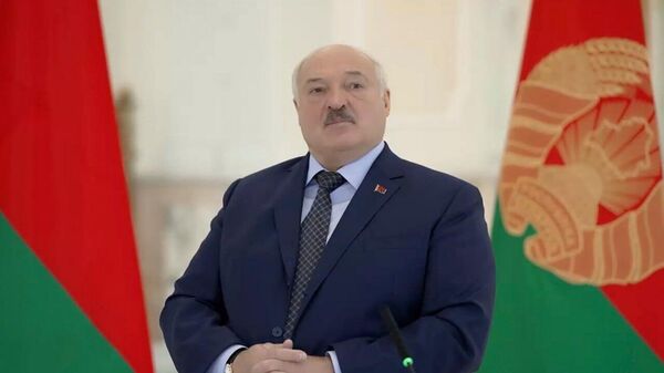 Лукашенко о нейросетях: там же в уста могут вложить любую заразу (видео) - Sputnik Беларусь