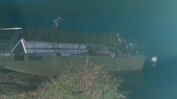 Рыбак попал под винт моторной лодки на реке Березина  - Sputnik Беларусь