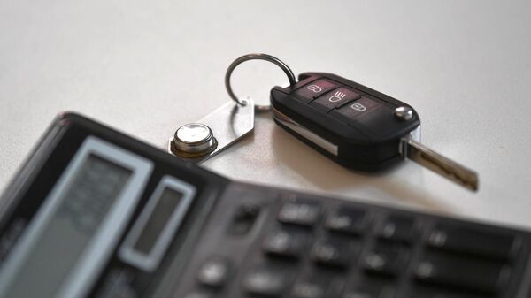 Калькулятор и ключи от машины - Sputnik Беларусь