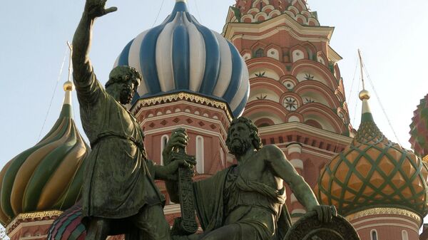 Памятник Кузьме Минину и Дмитрию Пожарскому на Красной площади в Москве - Sputnik Беларусь