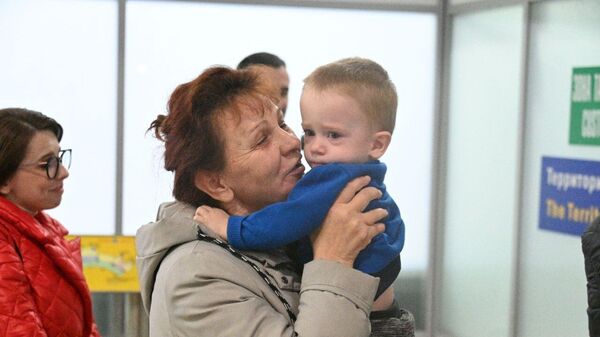 Шалом, Минск: белорусы благодарят власти за рейс из Израиля  - Sputnik Беларусь