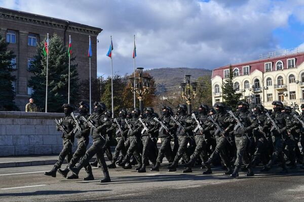 В городе Ханкенди прошел военный парад, посвященный третьей годовщине Победы в Отечественной войне - Sputnik Беларусь