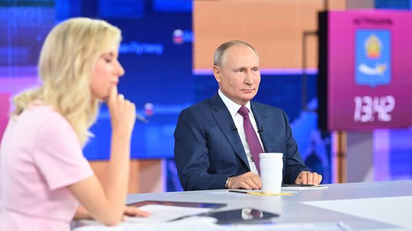 Прямая линия с президентом РФ Владимиром Путиным, архивное фото - Sputnik Беларусь