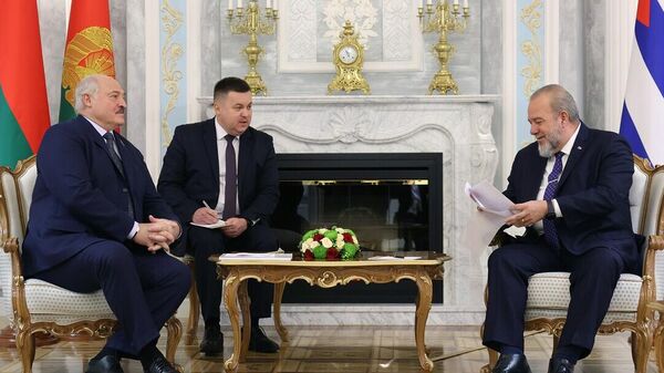 Президент Беларуси Александр Лукашенко 10 ноября встретился с премьер-министром Кубы Мануэлем Марреро Крусом - Sputnik Беларусь
