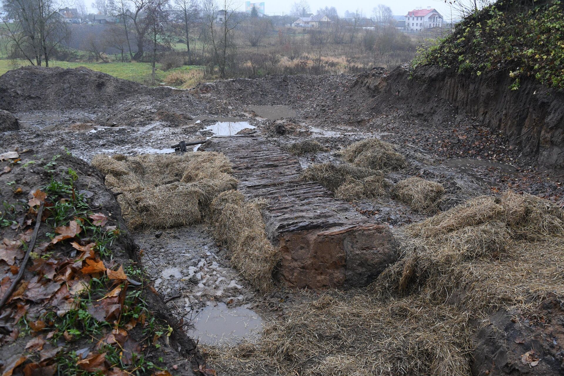 Консервация раскопок на Менке на зиму - Sputnik Беларусь, 1920, 15.11.2023