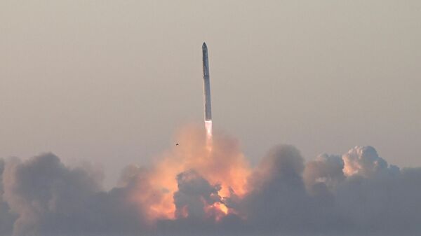 SpaceX снова не смогла запустить самую большую ракету в мире - Sputnik Беларусь