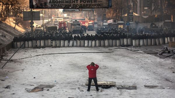 Оцепление милиции на улице в Киеве - Sputnik Беларусь