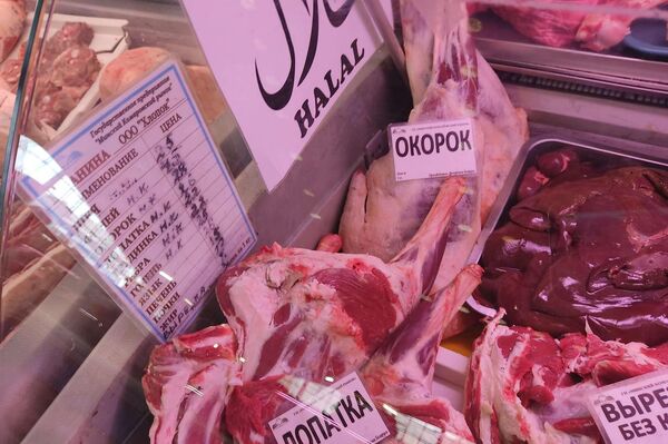 Цены на мясо и сало на Комаровском рынке - Sputnik Беларусь