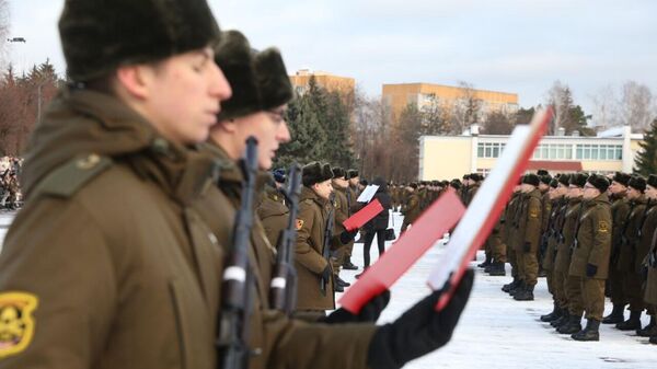 Торжественная церемония принятия новым пополнением Военной присяги - Sputnik Беларусь