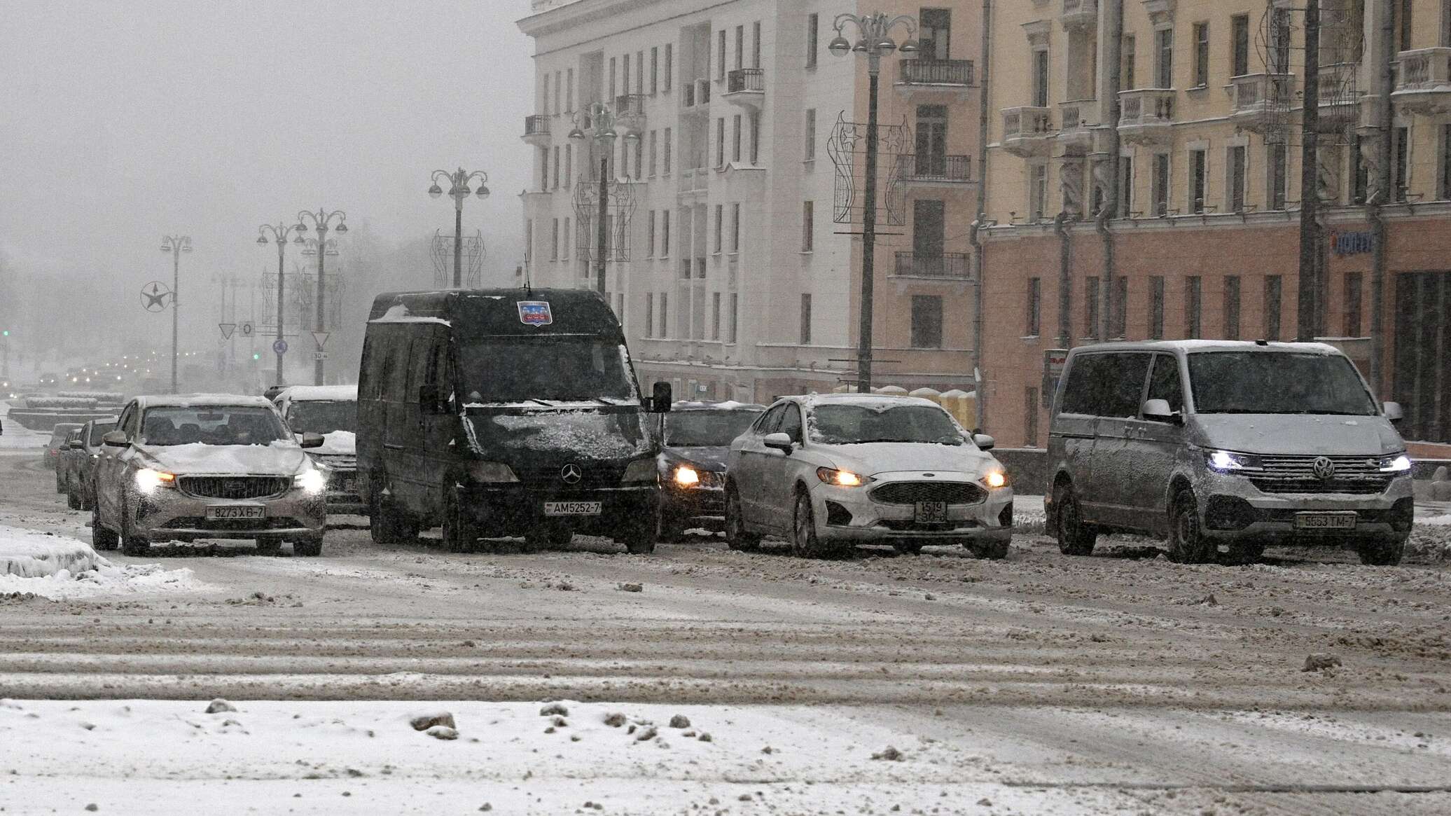 В Минске из-за снега задерживается движение городского транспорта -  05.02.2024, Sputnik Беларусь