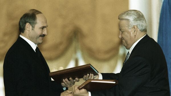 Подписание Договора о создании Союзного государства России и Беларуси - Sputnik Беларусь