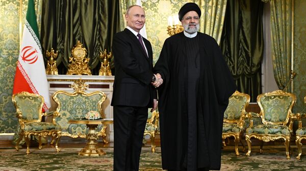 Президент РФ Владимир Путин и президент Ирана Эбрахим Раиси - Sputnik Беларусь