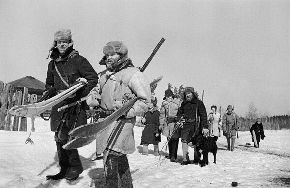 Зимняя охота на пушного зверя в Сибири, 1941 год. - Sputnik Беларусь