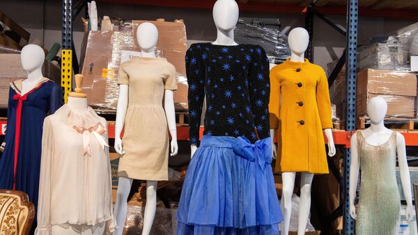 Бархатное платье принцессы Дианы по итогам аукциона продано за 1,1 миллиона долларов - Sputnik Беларусь