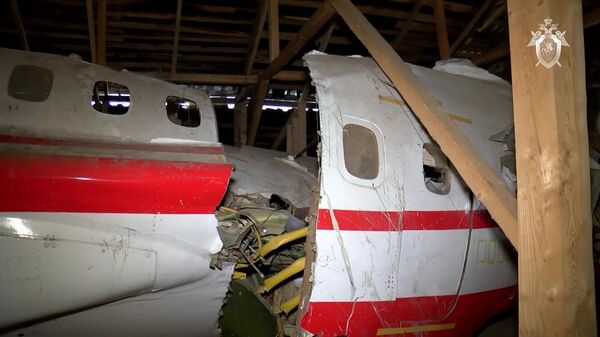 Обломки самолета Ту-154М, изъятые в ходе осмотра места происшествия и признанные вещественными доказательствами по уголовному делу о крушении самолета - Sputnik Беларусь