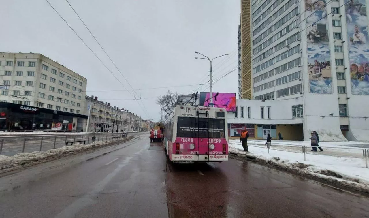 Троллейбус загорелся в Витебске во время движения по маршруту