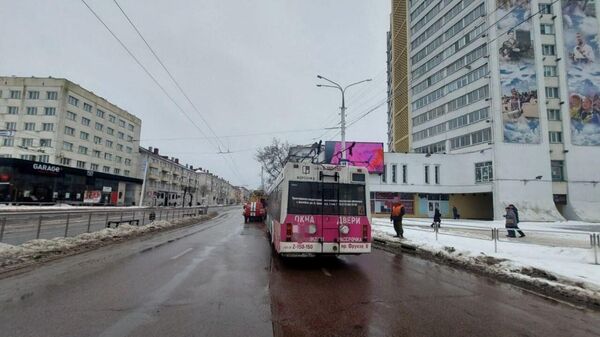 Троллейбус загорелся в Витебске во время движения по маршруту - Sputnik Беларусь