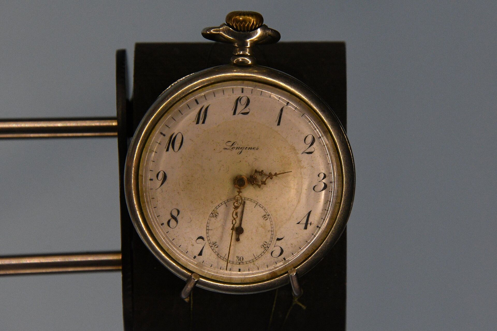 Часы-хронограф механические с двумя дополнительными шкалами производства фирмы Longines, Швейцария, 1890-1920 год - Sputnik Беларусь, 1920, 20.12.2023