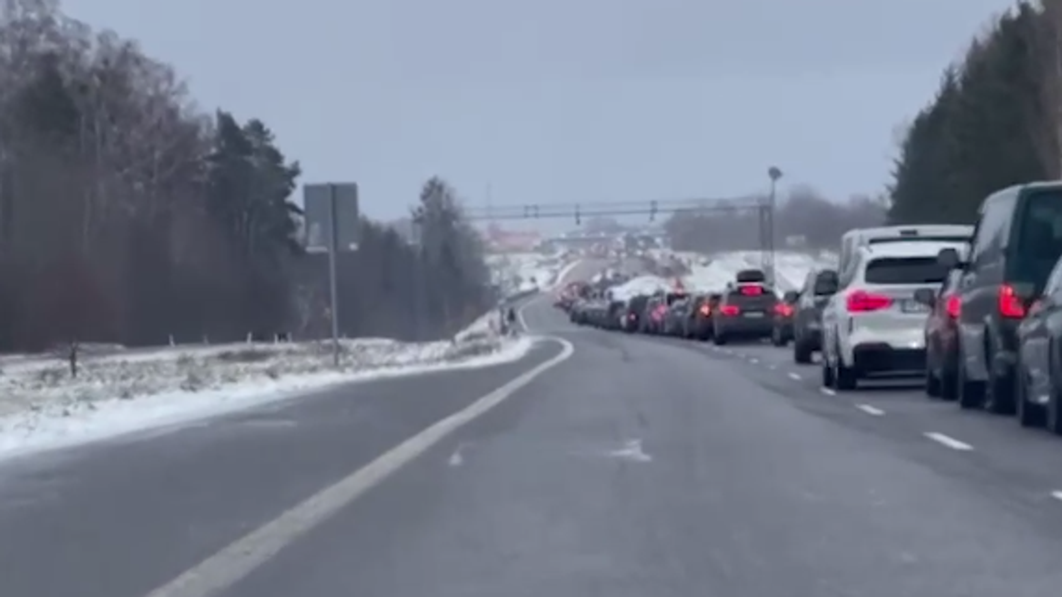 Сотни легковых авто застряли в пробке на польско-российской границе -  23.12.2023, Sputnik Беларусь