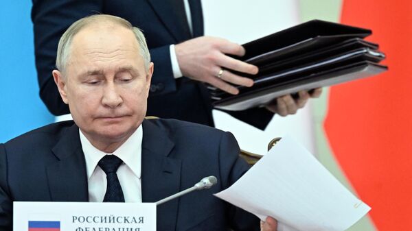 Президент РФ Владимир Путин на церемонии подписания документов по итогам заседания Высшего Евразийского экономического совета - Sputnik Беларусь