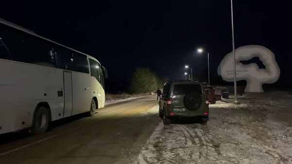 Автобус с освобожденными пленными - Sputnik Беларусь