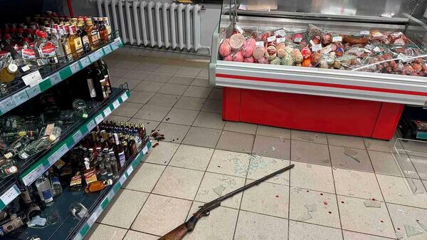 Мужчина с ружьем пытался ограбить магазин в Барановичском районе - Sputnik Беларусь