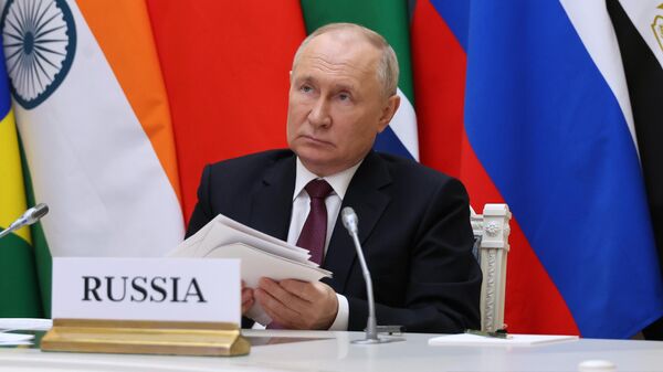 Президент РФ Владимир Путин принял участие во внеочередном саммите БРИКС - Sputnik Беларусь