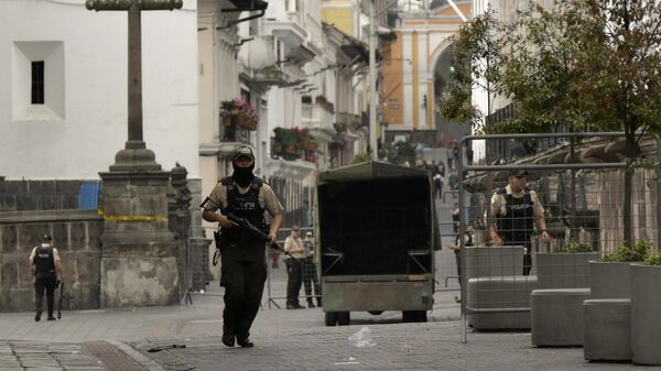 Силы безопасности Эквадора во время патрулирования на улицах Кито  - Sputnik Беларусь