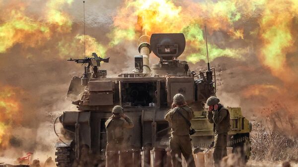 155-мм самаходная гаўбіца M109 ізраільскай арміі вядзе агонь каля мяжы з сектарам Газа на поўдні Ізраіля - Sputnik Беларусь