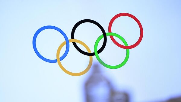 Олимпийские кольца перед заседанием Исполнительного совета МОК в Париже - Sputnik Беларусь