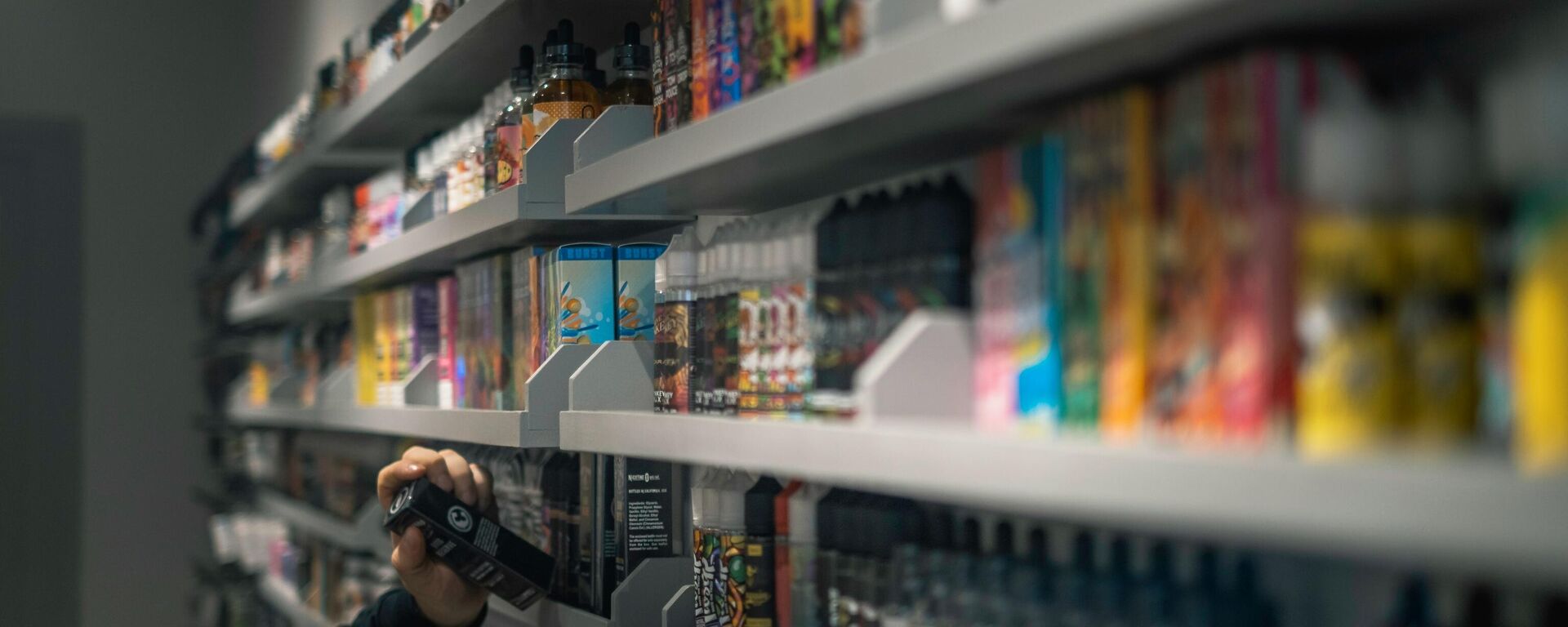 Продажа вейпов и жидкостей к ним, архивное фото - Sputnik Беларусь, 1920, 19.11.2025