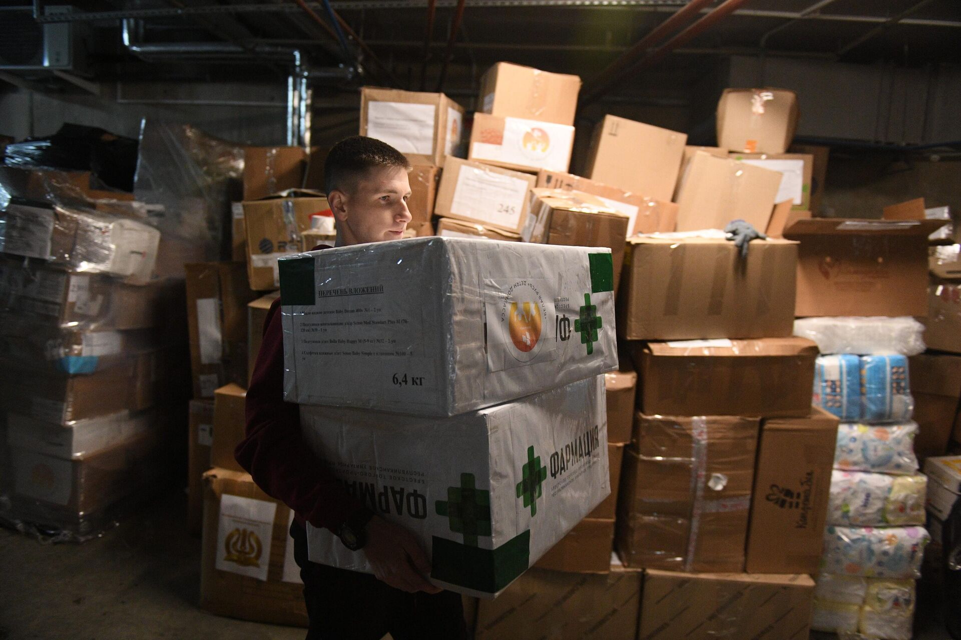 Волонтеры собирают гуманитарную помощь для Донбасса - Sputnik Беларусь, 1920, 22.01.2026