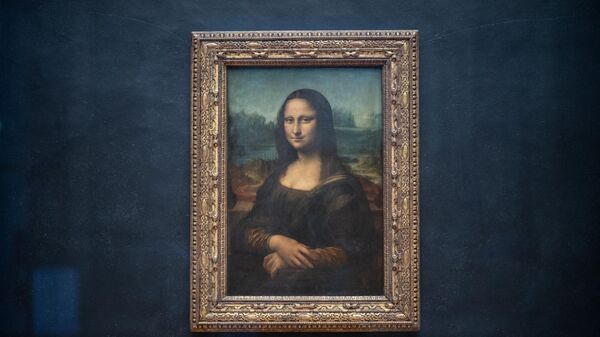 Портрет Лизы Герардини, жены Франческо дель Джокондо, известной как Мона Лиза или Джоконда, в Лувре. Архивное фото - Sputnik Беларусь