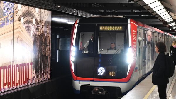 Поезд Московского метрополитена с вагонами типа 81-765, архивное фото - Sputnik Беларусь