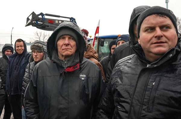 Польские фермеры на акции протеста против импорта сельскохозяйственной продукции из Украины в Рыках, Польша. - Sputnik Беларусь