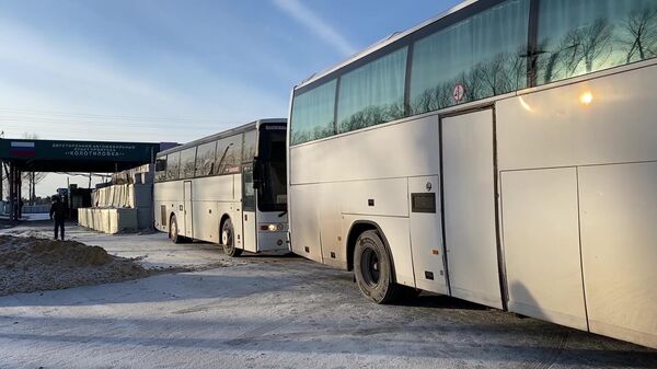 Автобусы для российских военных, возвращенных из украинского плена, архивное фото - Sputnik Беларусь