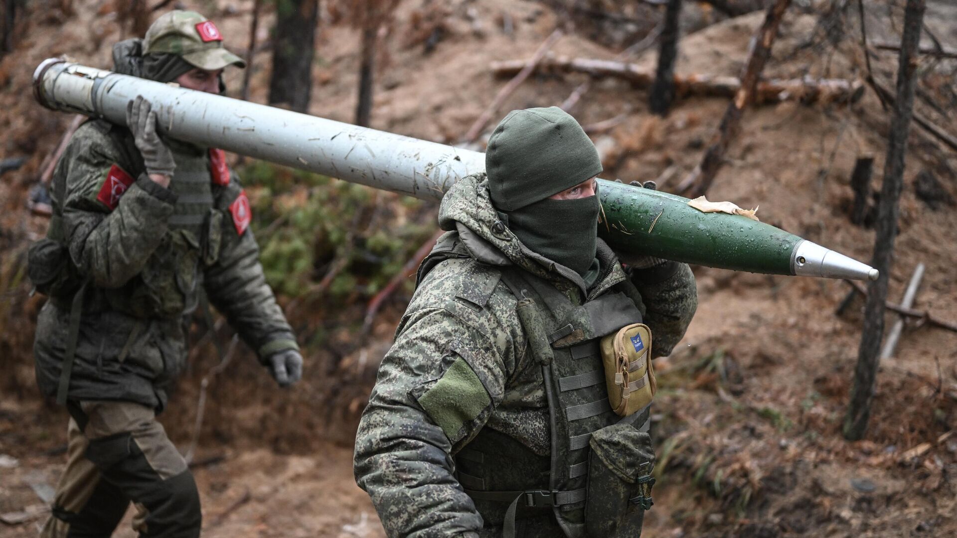 Боевая работа расчетов РСЗО БМ-21 Град гвардейского мотострелкового полка ЦВО на краснолиманском направлении СВО - Sputnik Беларусь, 1920, 16.02.2024