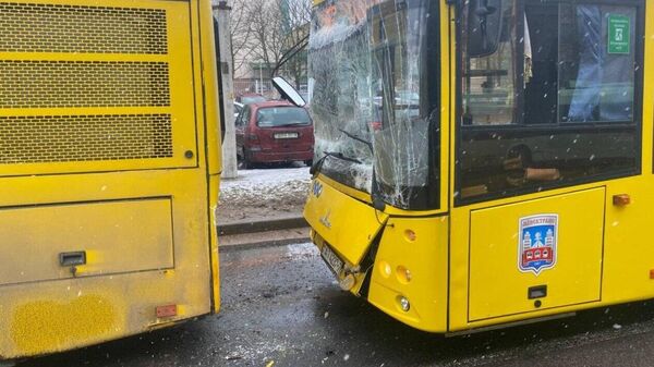 ДТП с участием двух автобусов на улице Семашко в Минске - Sputnik Беларусь