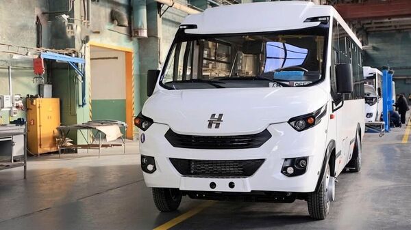 Белорусы отказались от Iveco и создали автобус на собственном шасси – видео - Sputnik Беларусь
